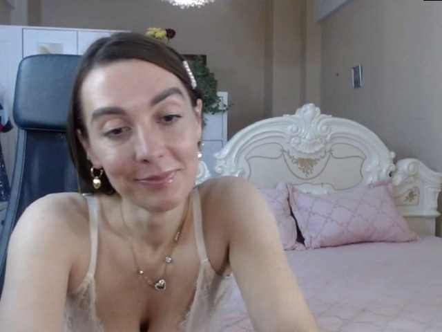 Nuotraukos MilfRyhanne sweet guys i get naked for 500 TKN i use dildo and more ask me :* BSDM TOYS