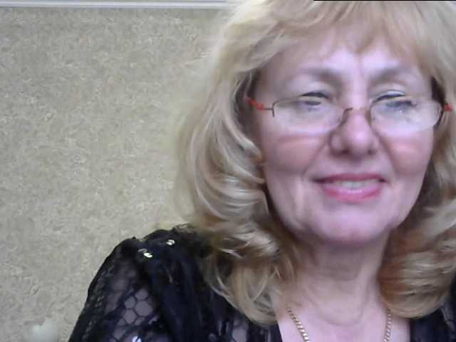 Nuotraukos MilfVicky Hot MILF in here... what do you wanna do to me;)? im 59;)