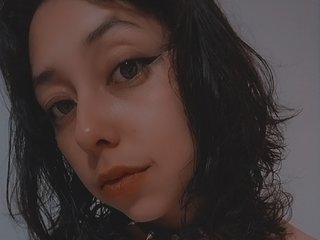 Erotinis vaizdo pokalbis Milie-yue