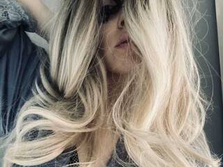 Erotinis vaizdo pokalbis Milinami