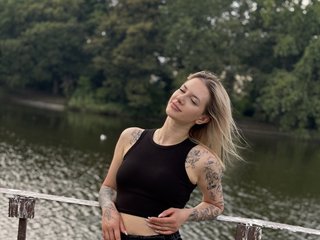 Erotinis vaizdo pokalbis Millashaa