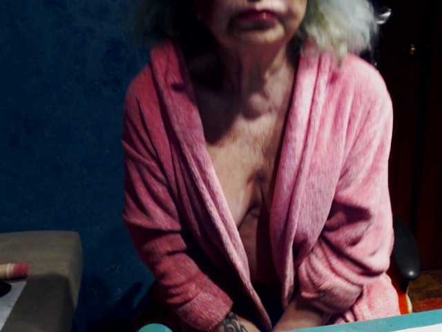 Nuotraukos milo4ka77 boys,60+ old, i will help you cum!!!latex, gloves, fur coats ........ , chek me out ! camera 40 tocins....friends 7 tocins, private : nude mastrubate,see *****0 tok