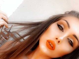 Erotinis vaizdo pokalbis MiraBOMB