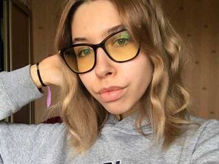 Erotinis vaizdo pokalbis MiraNero