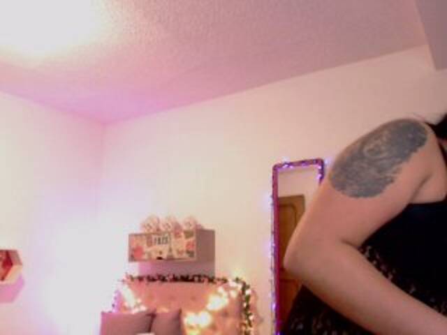 Transliacijos ekrano nuotraukos Miss-Bonnie