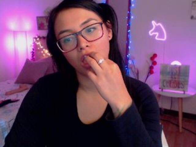 Transliacijos ekrano nuotraukos Miss-Bonnie