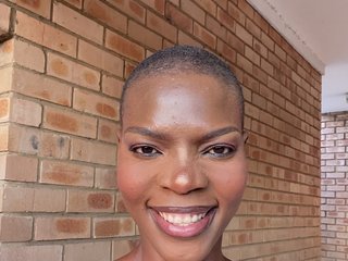 Erotinis vaizdo pokalbis Miss-Coco