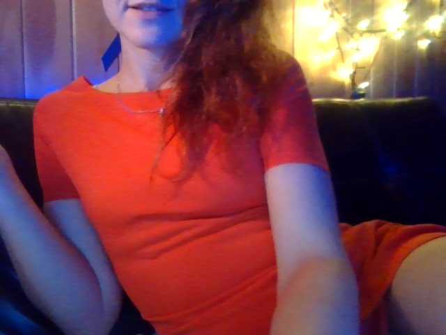Nuotraukos miss-redhead I reply to a private message for 5 tokens, get up to show my figure - 15 tokens, look at your camera for 30 tokens, subscribe to you for 50 tokens.