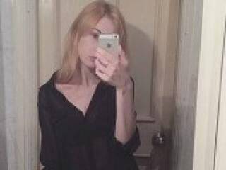 Erotinis vaizdo pokalbis missandei