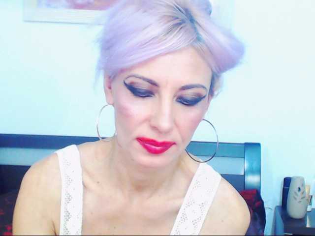 Transliacijos ekrano nuotraukos HoneyLara