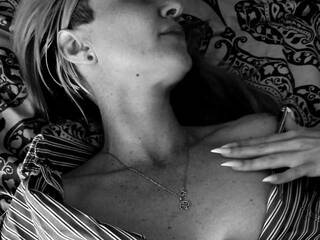 Erotinis vaizdo pokalbis MissLizel