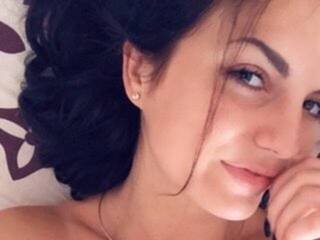 Erotinis vaizdo pokalbis MlSsSHA