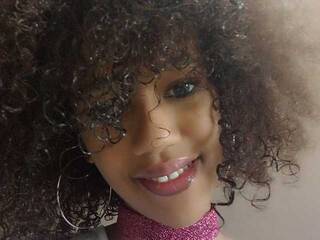 Erotinis vaizdo pokalbis MoanaFrenchy