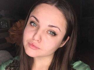 Erotinis vaizdo pokalbis Adonia34