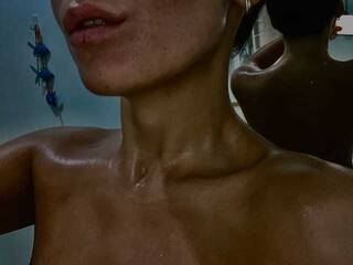 Erotinis vaizdo pokalbis MODELMALI