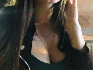 Erotinis vaizdo pokalbis MollyMS