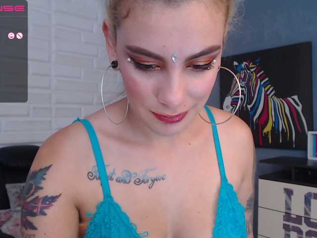 Nuotraukos MollyReedX ♠ Pin up girl ready to have fun today ♠ ♥♥ Fingering for 120 ♥ Spank my Pussy daddy!!!
