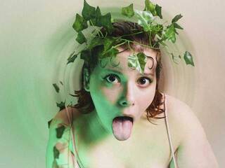 Erotinis vaizdo pokalbis MONAOFF