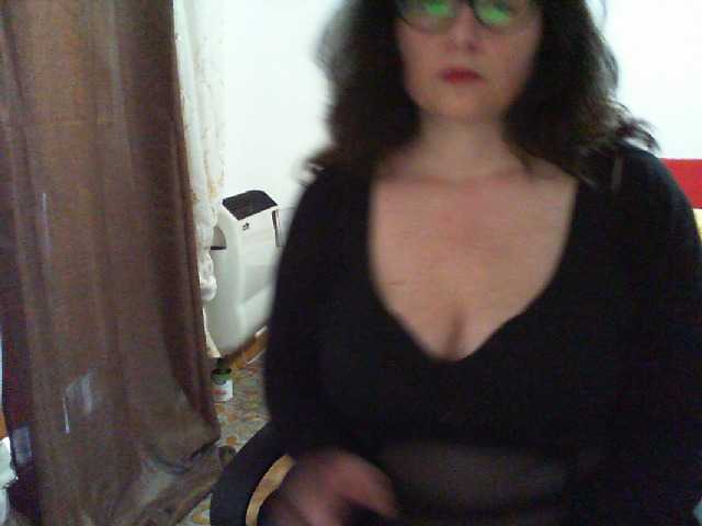 Nuotraukos Monella2 30 tk flash boobs,50tk flash pussy,c2c only privat show,stand up 30 tk,no private tip thank you.