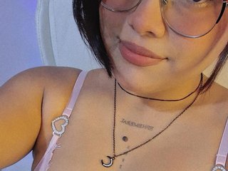 Erotinis vaizdo pokalbis MonieLodge