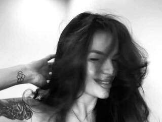 Erotinis vaizdo pokalbis moretta96