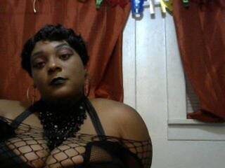 Erotinis vaizdo pokalbis Mzallthatass