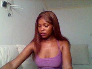 Erotinis vaizdo pokalbis Nafartariee