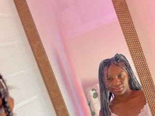 Erotinis vaizdo pokalbis NahomiHix