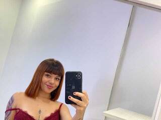 Erotinis vaizdo pokalbis NaiveCallie