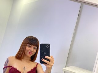 Erotinis vaizdo pokalbis NaiveCallie