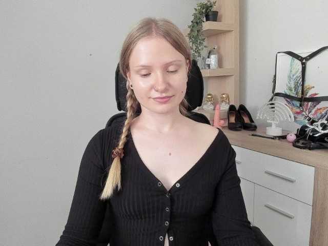 Nuotraukos NancyErotic #domination äinstructions #dirty #young #petite #feet