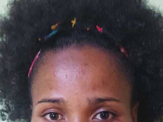 Erotinis vaizdo pokalbis Nathianah