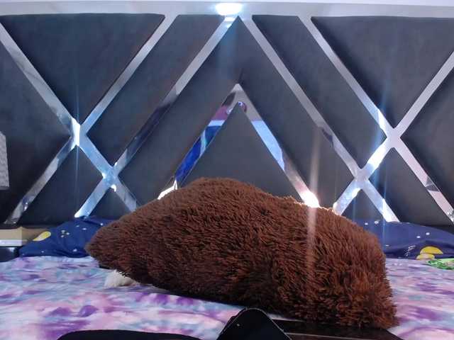 Nuotraukos NaughtyAngel9 Hello everyone, welcome to my room. Today I'm looking forward to play and we will be playing together. Stay and let's try everything I can do. . @remain