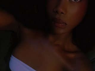 Erotinis vaizdo pokalbis NaughtyCherie