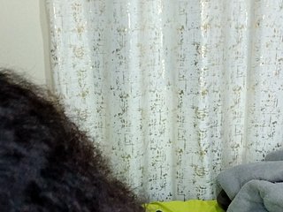 Erotinis vaizdo pokalbis NaughtyOLIVIA