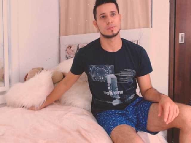 Transliacijos ekrano nuotraukos Naughtyxtwo