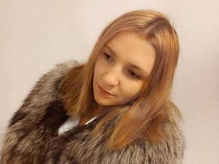 Erotinis vaizdo pokalbis NellaHeart