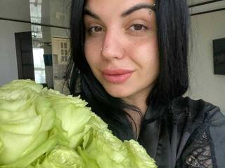 Erotinis vaizdo pokalbis Nemezziida