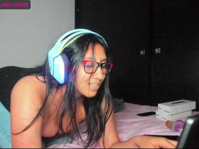 Nuotraukos Nerdgirl Hi, I'm Alejandra, im 23 years old from Colombia, I'm working here to pay me collegue studies if u can sport me and have a fun time with me would be amazing