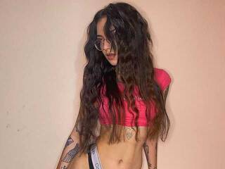 Erotinis vaizdo pokalbis NessaBarett1