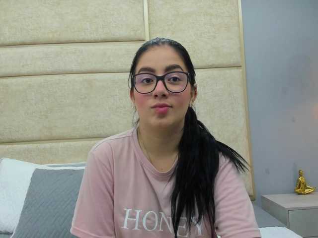 Transliacijos ekrano nuotraukos Nia-May