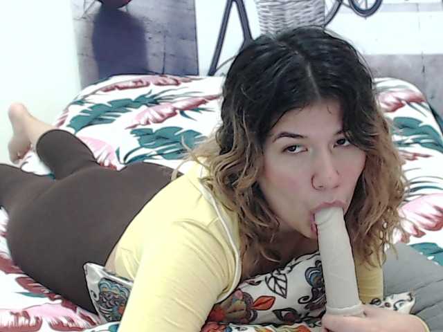 Nuotraukos NicoleMoore Hello Guys! My Lovense Is connected! Make My Pussy Very Crazy!!!