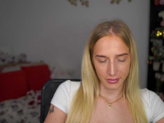 Nuotraukos NicoletteShea01 Let me be your New Year's Wish... | Vibes makes me crazy - #lovense - ON | #young #18 #teen #student