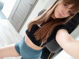 Erotinis vaizdo pokalbis NicollKiss