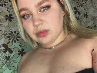 Erotinis vaizdo pokalbis nikki-kool