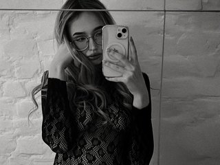 Erotinis vaizdo pokalbis NikkiBly