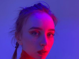 Erotinis vaizdo pokalbis Nikol-Amour