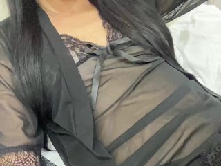 Erotinis vaizdo pokalbis exxaglaya