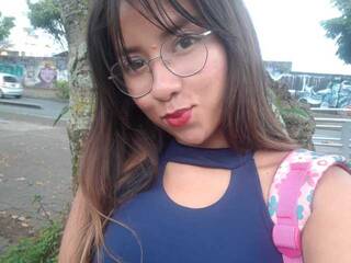 Erotinis vaizdo pokalbis Nini-23