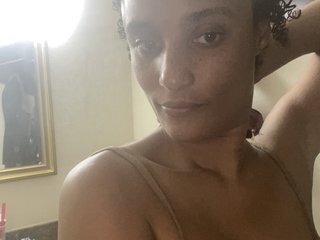 Erotinis vaizdo pokalbis Noliana